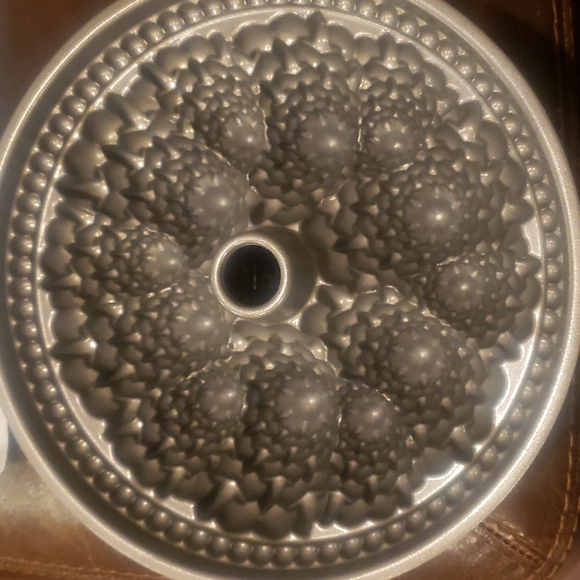 Nordicware Pine Forest Bundt cake Pan - Picture 11 of 12